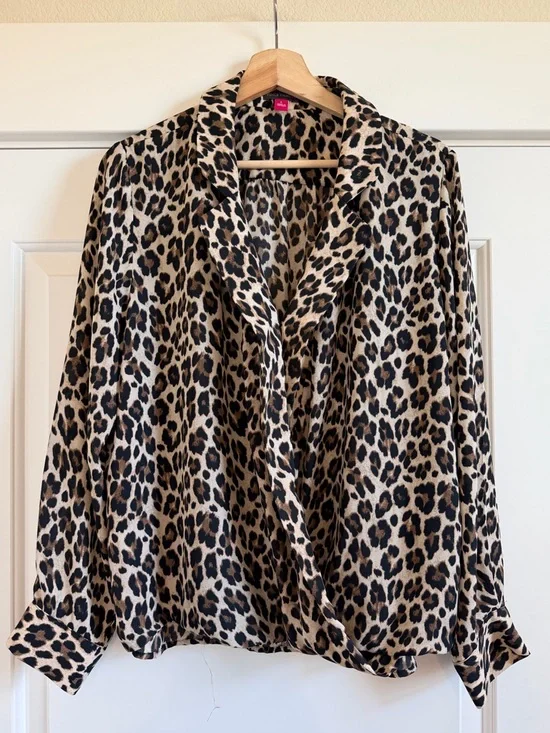 Vince Camuto Leopard Print Top in Beige, Black & Brown - Picture 1 of 4